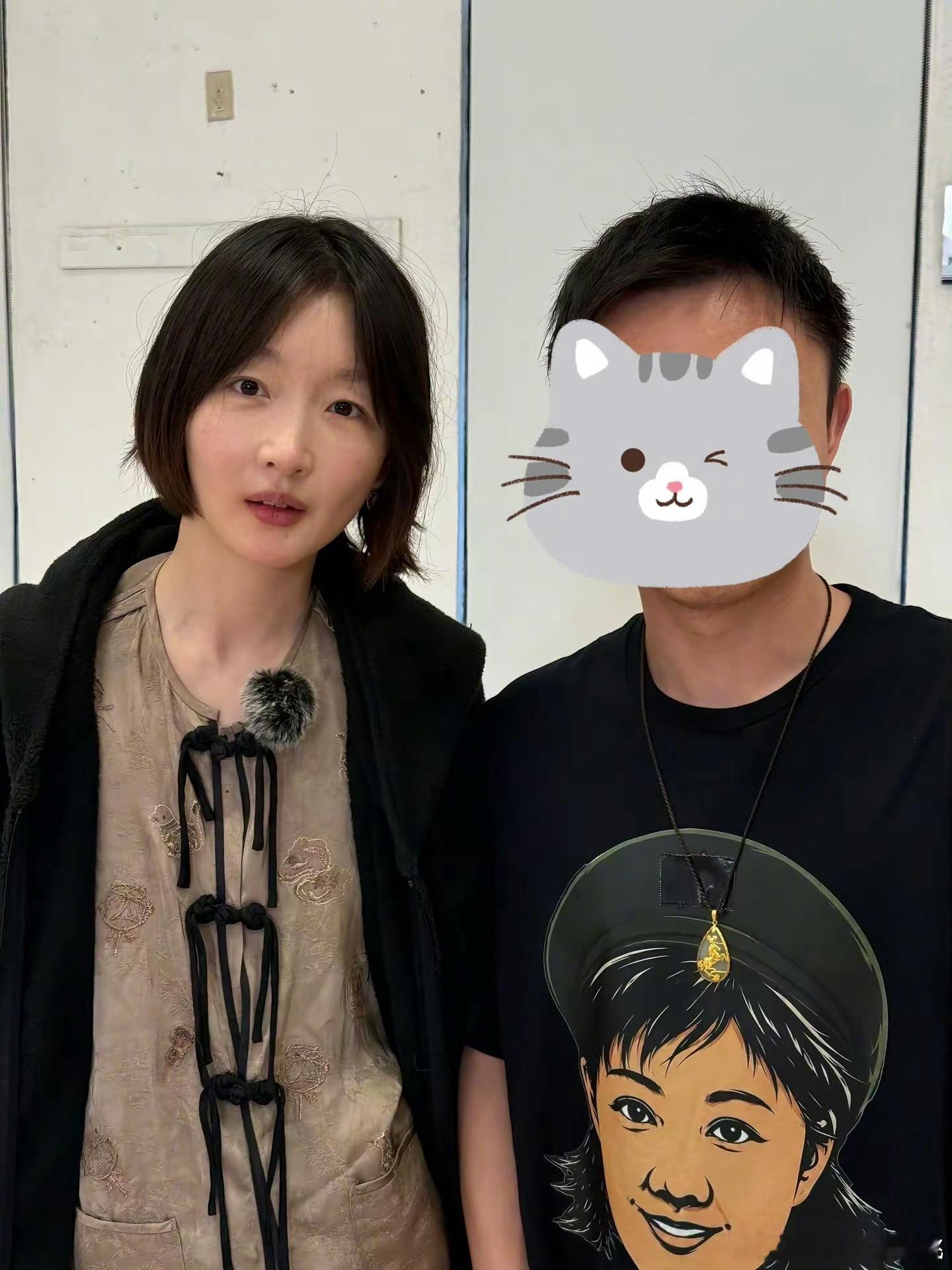 花少8成员落地墨西哥了素颜打卡，听说要去跳水。 