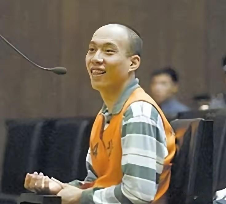 就是因为这个悍匪，改变了一个好演员的一生！
 
2004年2月3日凌晨，演员吴若