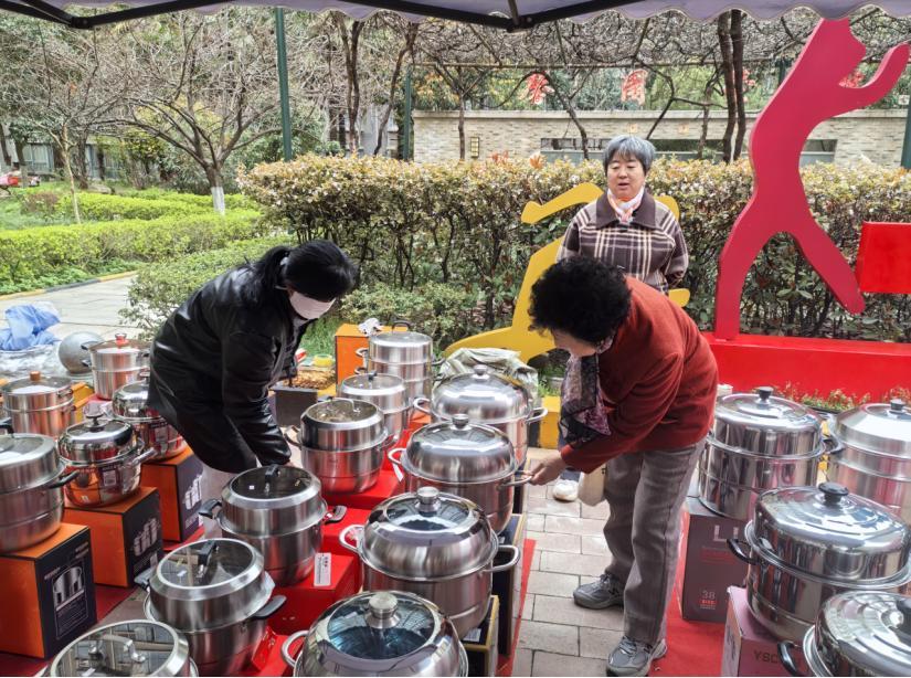 家门口“赶大集”，幸福生活“零距离”