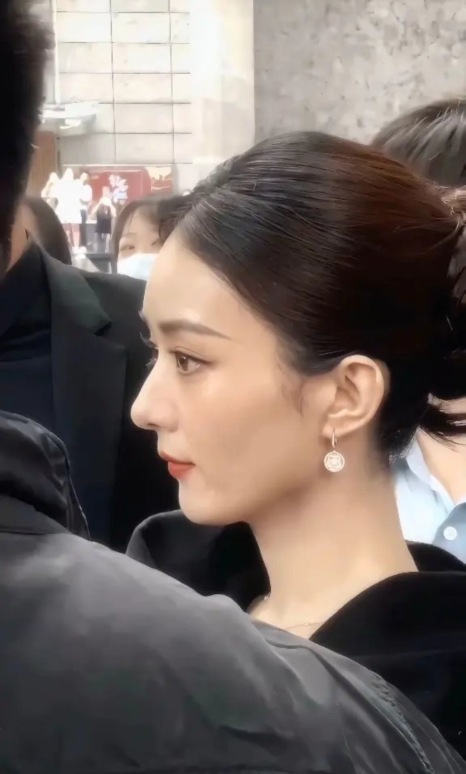 赵姐演技太好，让我们忽略了她的美貌果然实力太强，颜值就显得不那么重要了赵丽颖的骨