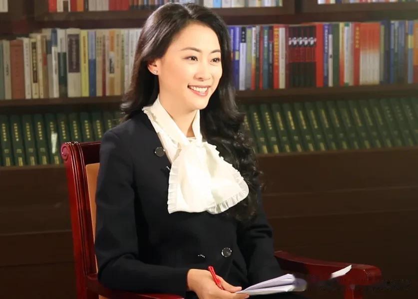 关于突然升温的傅晓田的谣言。谁发光姐？

2012年，女主回香港后，经姜姓友人的