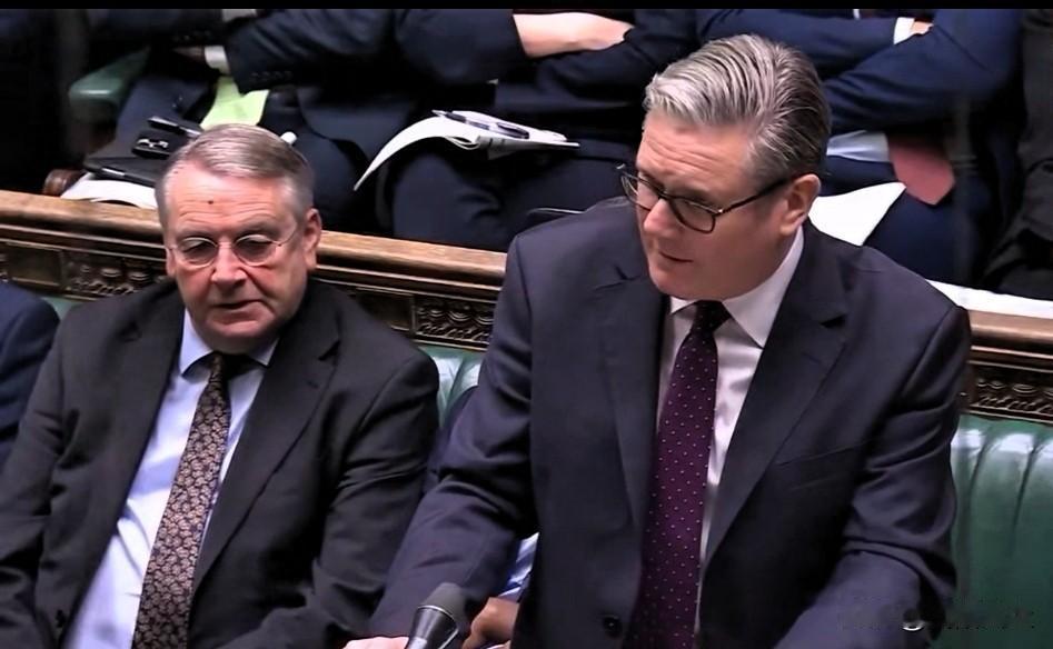 英国首相斯塔默称，他已授权将阿布拉莫维奇出售切尔西所得的25亿英镑转给乌克兰。