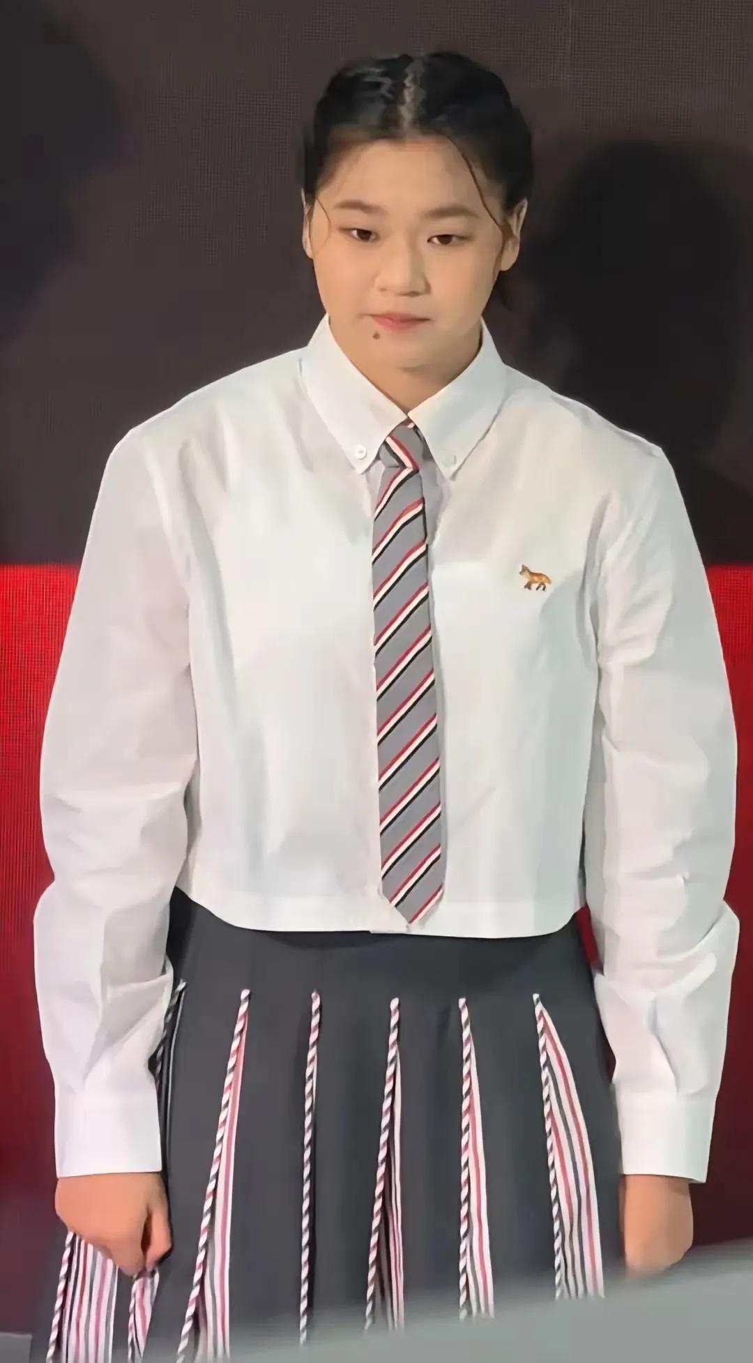 李宁一觉醒来天塌了，

他万万没有想到万家乐官宣了全红婵作为代言人后，它的母公司