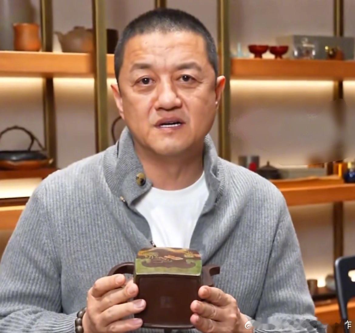 李亚鹏真应该出来接着演戏啊，演个老丈人，演个警察，演个官员，一点不比现在经常演的