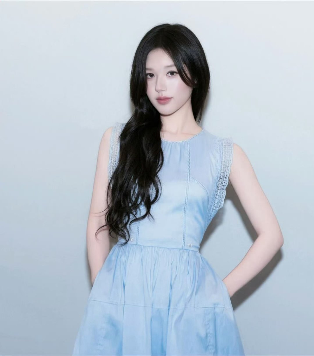 这是年冠女王👸🏻赵露思啊，太美啦。