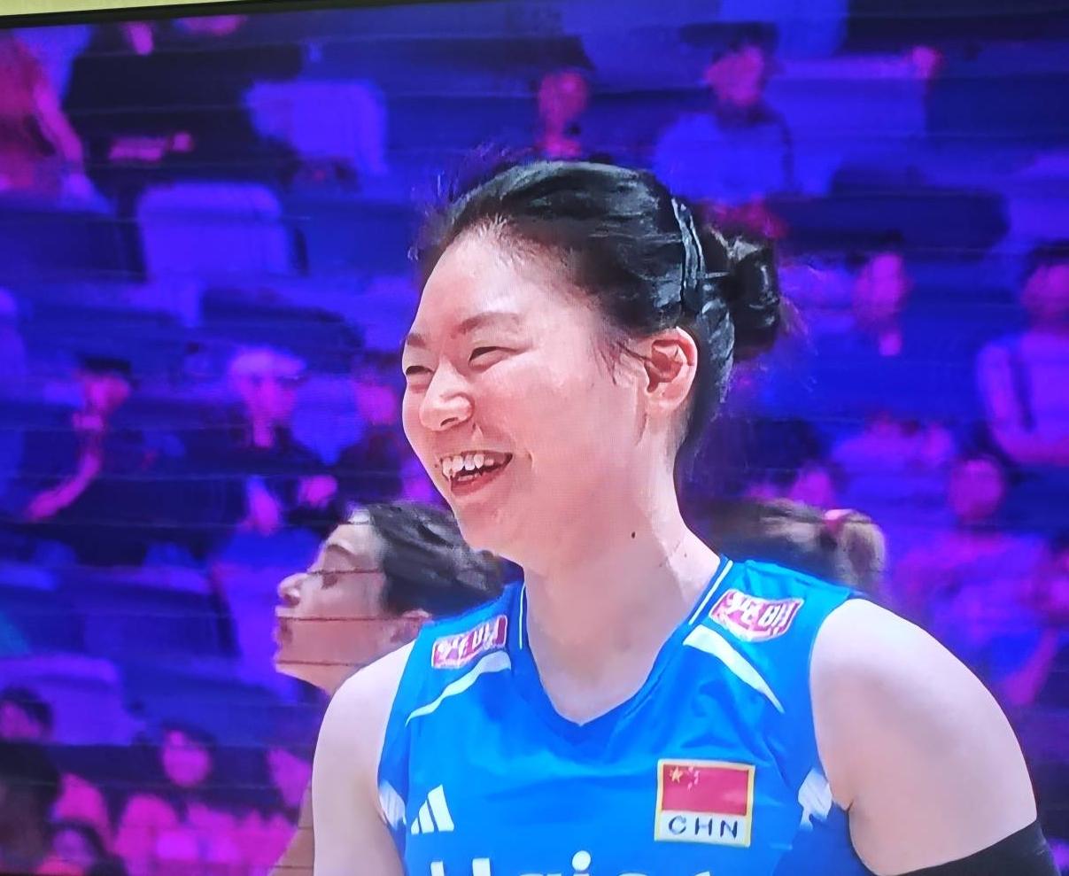 决胜局以15比6力克泰国女排，必须好好表扬一个人
      昨天我发文说，只要