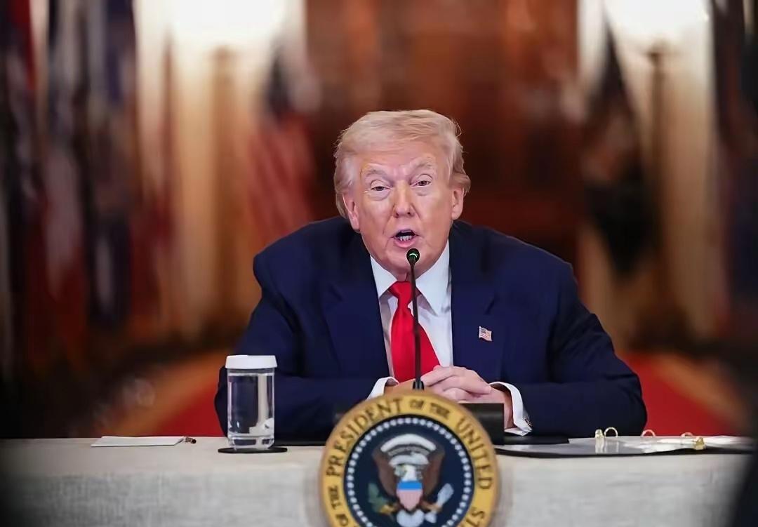 美国在犯跟俄罗斯一样的错。

要么不打，要打就往死里打，实在看不懂美国这种连陆军