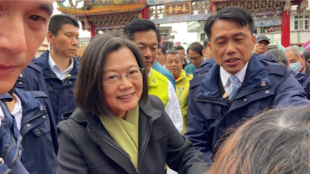 台湾2024“大选”不到20天，蔡英文今天到宜兰催票时，除自夸7年多的执政成果，