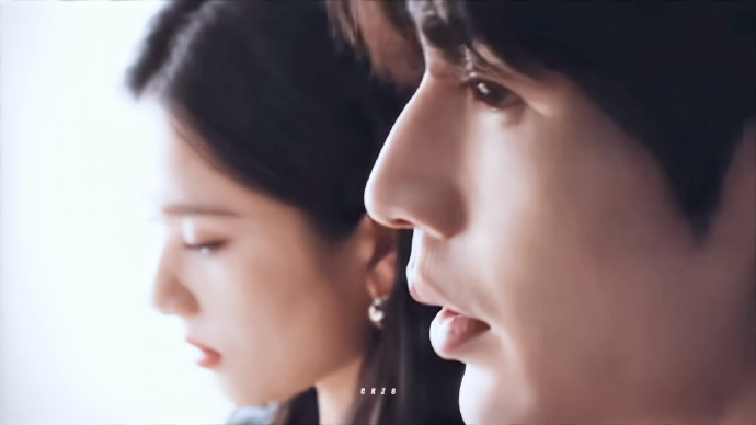 张凌赫张婧仪两张伟大如斯的现偶脸看了半天你跟我说这是广告张凌赫张婧仪两张伟大如斯