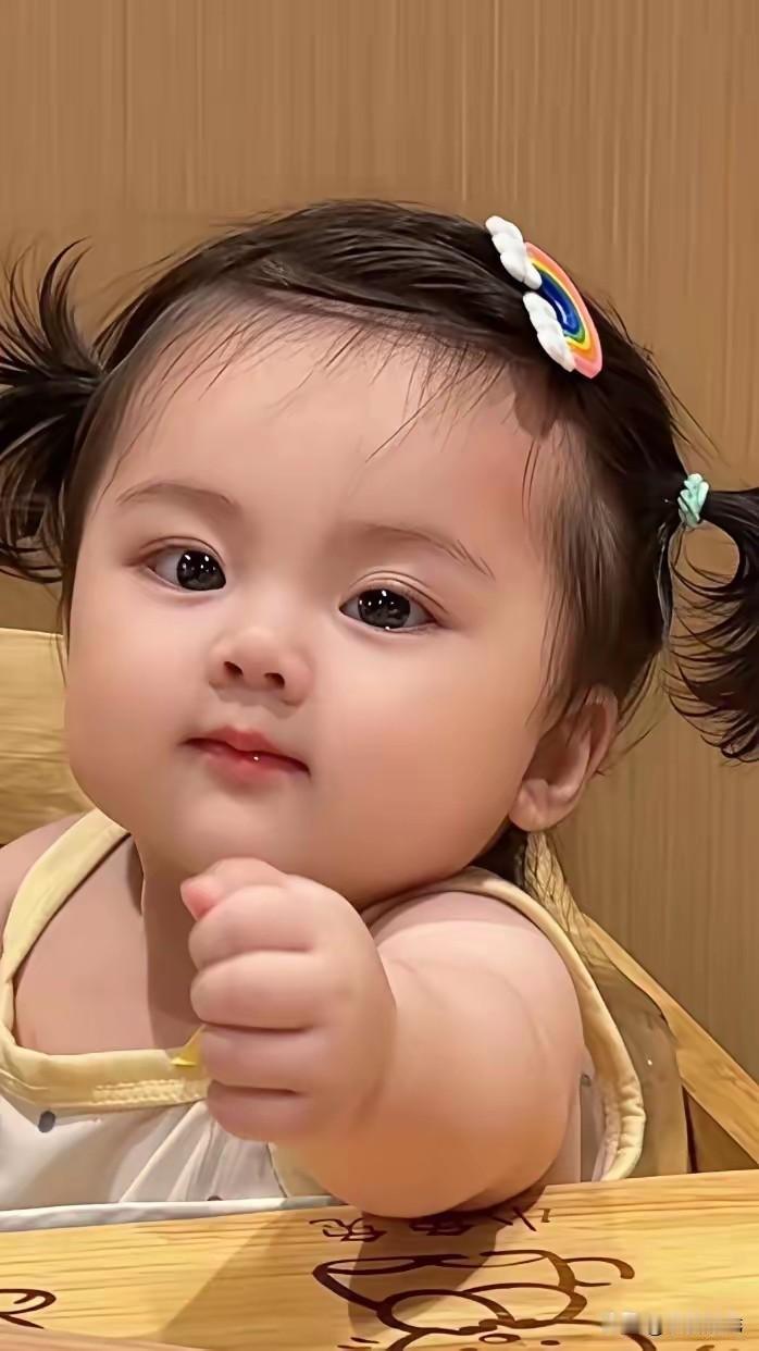 女生歪那一下头，铁石都可开花！[比心]