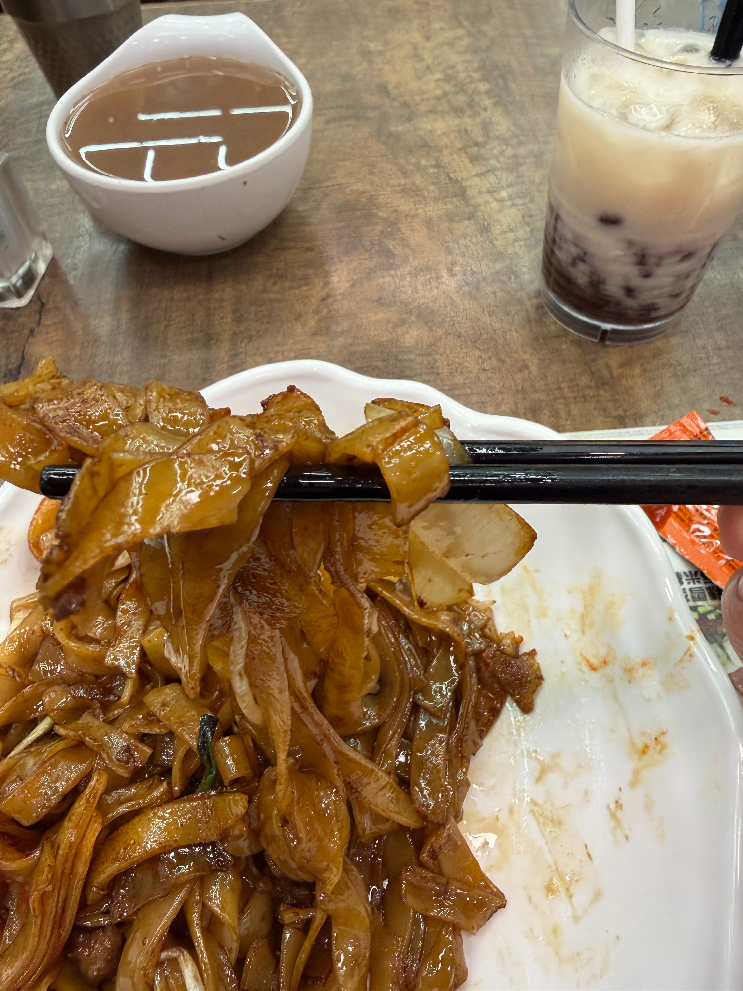 香港的牛河，感觉深圳那边怎么都炒不出来这个味儿，为啥啊 香港·九龙公园