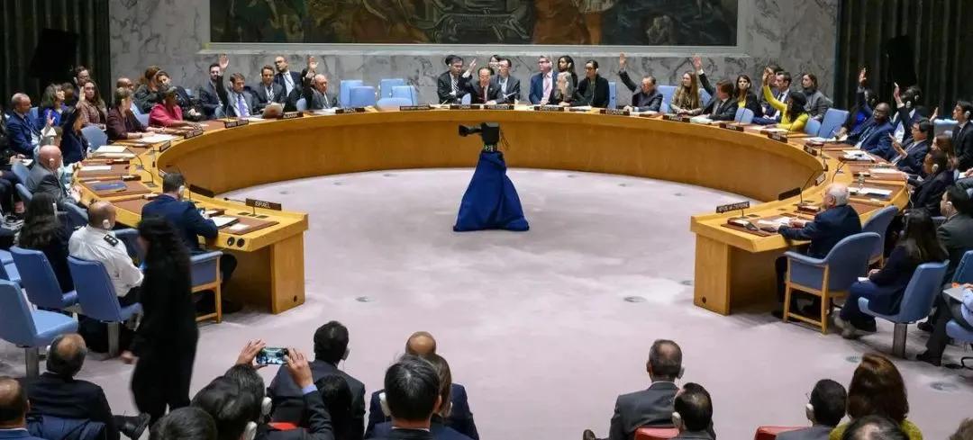 表面看，巴解民族权力机构始终按兵不动，五国武装组织零打碎敲，叙利亚、伊朗、土耳其