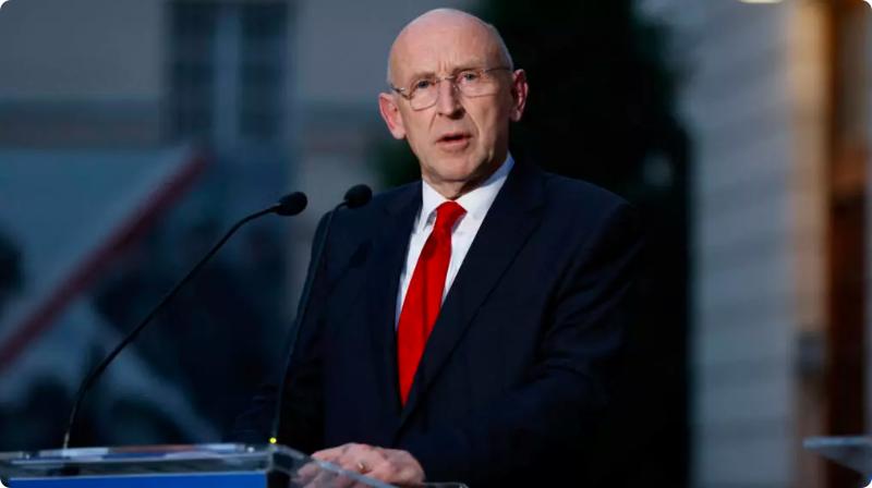 英法联合空袭叙利亚境内"伊斯兰国"地下军火储存设施

英国与法国军方近日展开联合