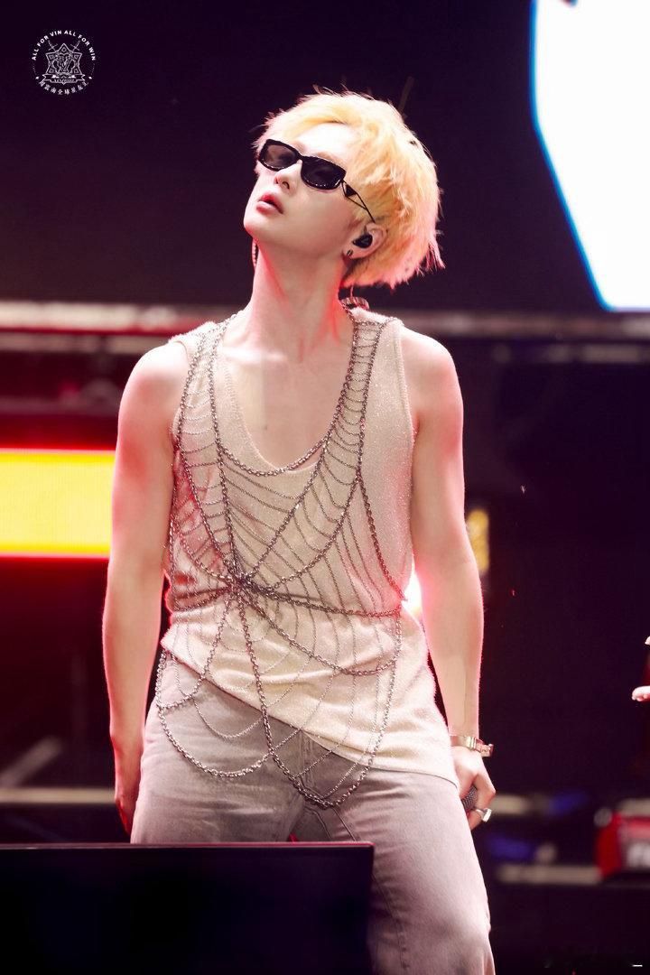 周震南南京演唱会倒计时南京演唱会进入倒计时！满心期待奔赴现场，静待舞台开启，解锁