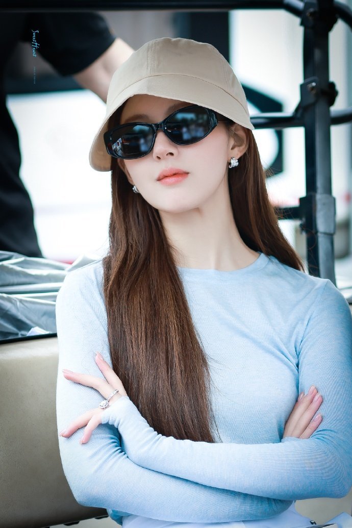 赵露思《许我耀眼》今天是宝宝蓝的许妍~完全就是豪门大小姐！！ ​​​