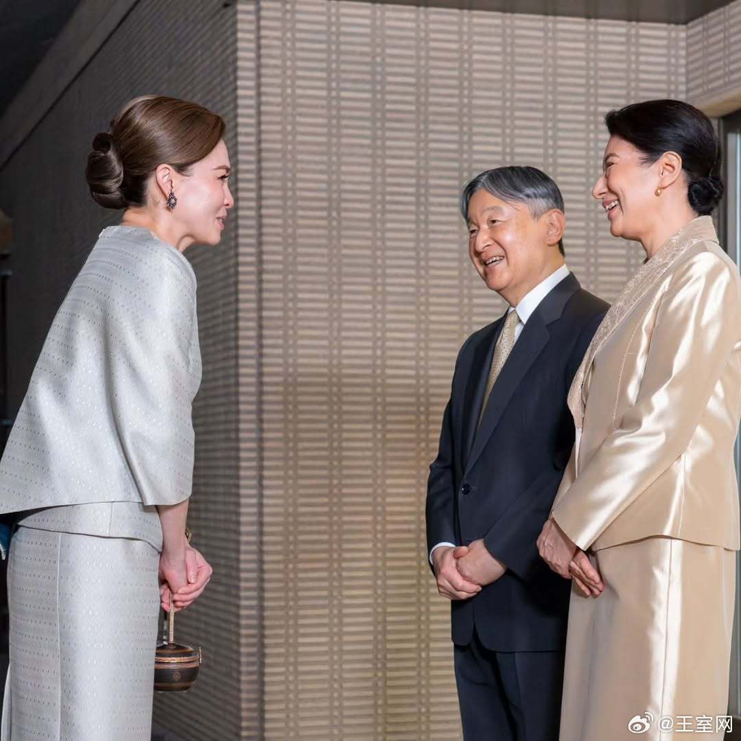 泰国王室 🇹🇭10月20日，德仁天皇和雅子皇后在皇宫会见泰国王后苏提达。世界