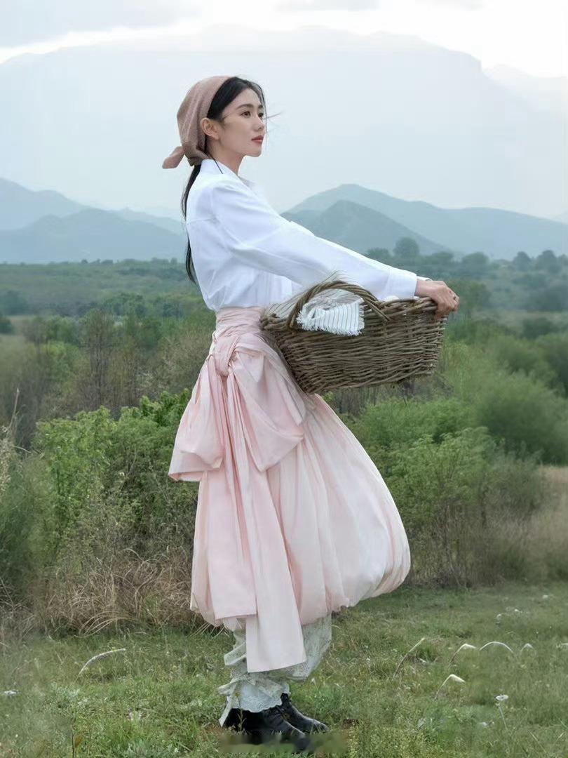 第一次对审美强的人有了实感懂色彩、懂层次、懂留白，审美好的人，连生活细节都自带滤
