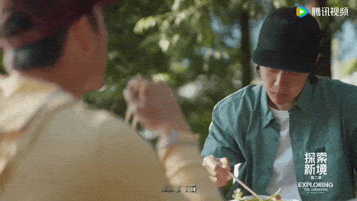 王一博吹饭vs雷佳音吹雪 一个吹出了法式优雅，一个吹出了东北幽默，这两位老师用实