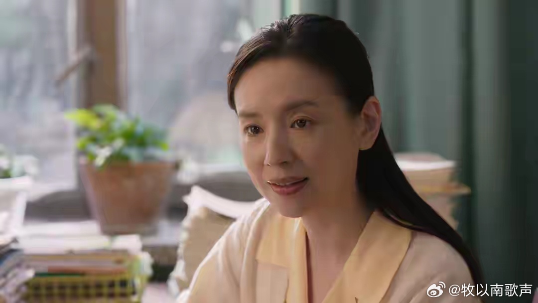 《隐身的名字》真相揭秘：被藏匿的女尸与两代女性的挣扎救赎《隐身的名字》凭借双线叙