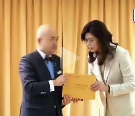 近日郑丽文捐款一事引发全网热烈讨论。

日本熊本发生强震后，郑丽文以个人名义捐赠