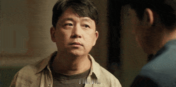 潘粤明一张嘴王鹤棣就明白两人默契直接拉满！潘粤明佛系审问，王鹤棣秒懂接梗，画风搞