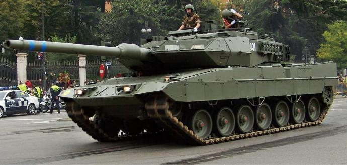每天认识一件兵器 西班牙“豹”2E主战坦克“豹”2E坦克（Leopardo 2E