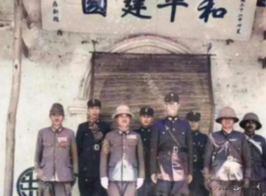 [微笑]1943年，国军旅长收到了一封密信，上面写着让他偷偷将上司打死，随后接手