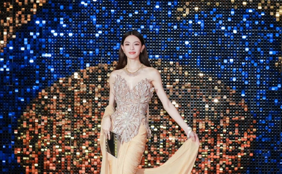 娱乐[超话]电影之夜红毯女明星造型电影之夜红毯女明星状态 来看看女明星们红毯造型