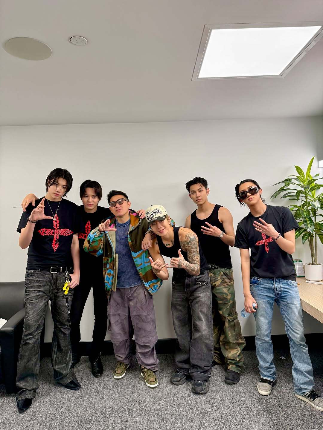 「Legendary link up. 4 sho 4 sho. 🫡🫶💯」