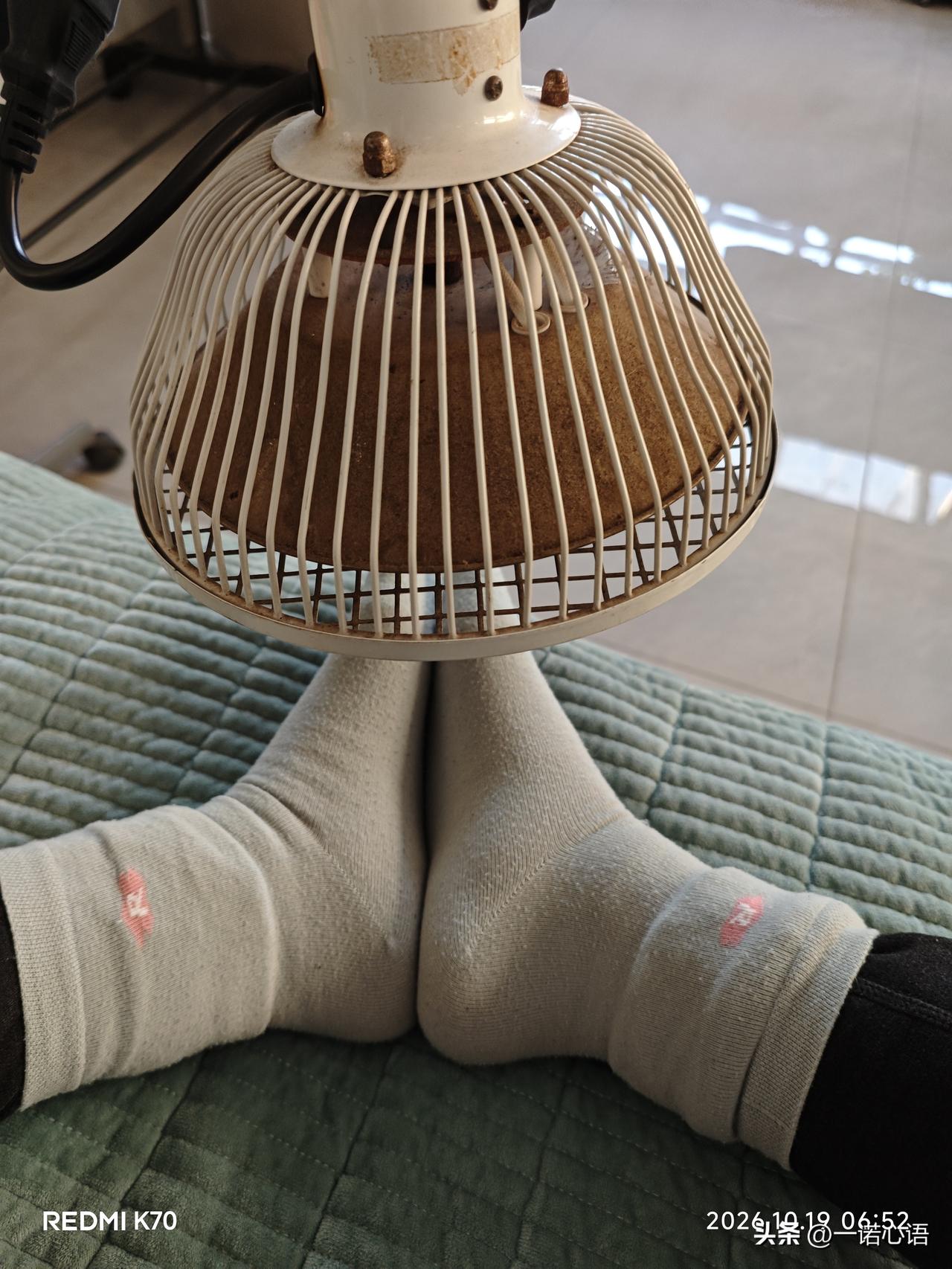 谁儿不佩服，你得佩服老祖宗的智慧。
以前，我不理解，古代人为啥喜欢穿靴子。
又不