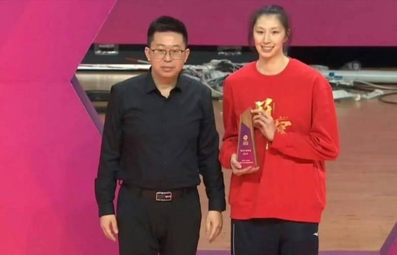 吴梦洁真正要学习和赶超的人是她

新赛季女排联赛江苏女排第一场对阵河南队,主攻手