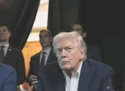 🔻特朗普：“我们大约两个月后会考虑格陵兰岛的问题……从国家安全形势来看，我们需