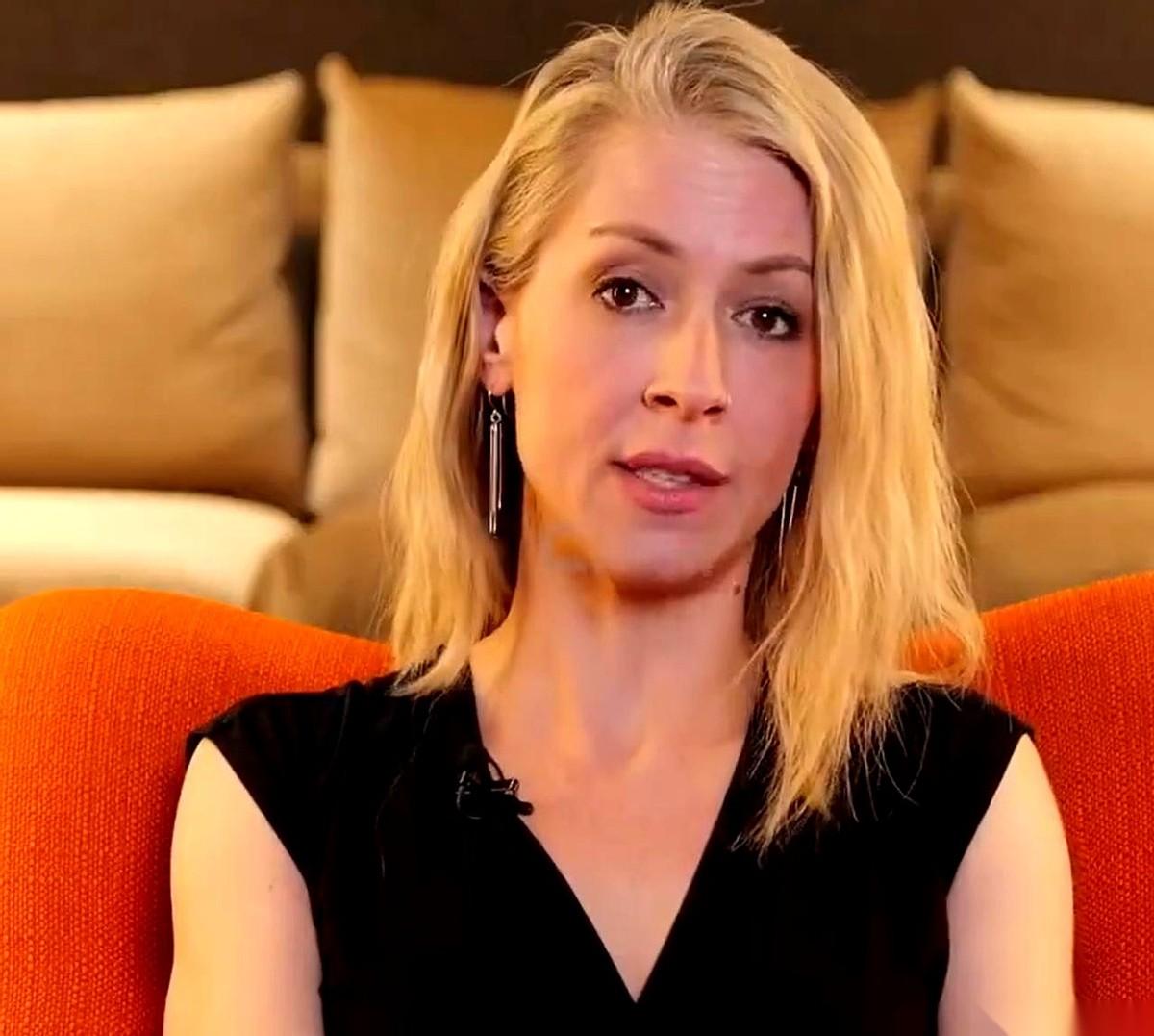 美国女记者艾比·马丁，一脚踏进以色列，出来后，对着全世界甩下一句话：“任何去那里