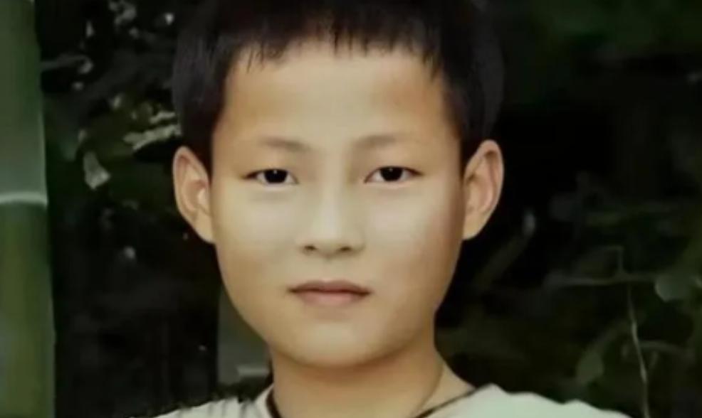 2003年安徽一男子上山挖笋失足坠亡，不料，10年后，他的亲生儿子不顾村里邻居的