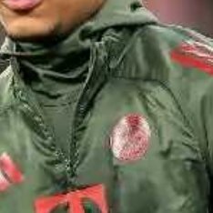 根据德国天空体育记者普勒滕贝格和凯里-豪的最新报道，拜仁希望尽快与小将普雷斯科特