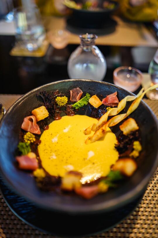 大理4万平方米的野奢fine dining餐厅