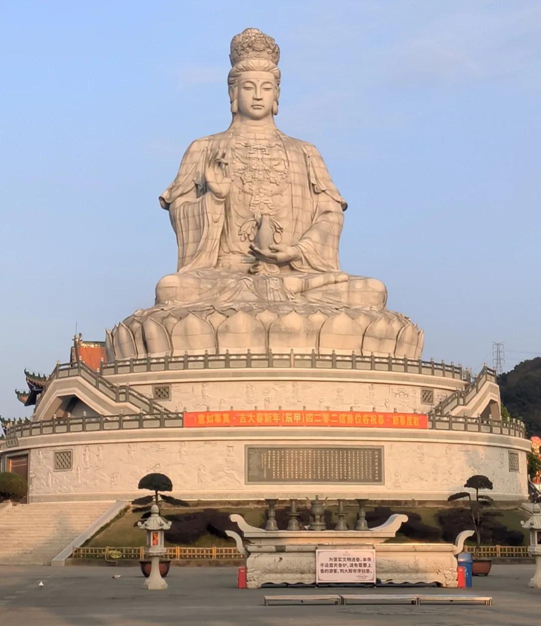 “钱”真的可以左右人的生活吗？

      从小到大，钱一直是我们生活中的一个