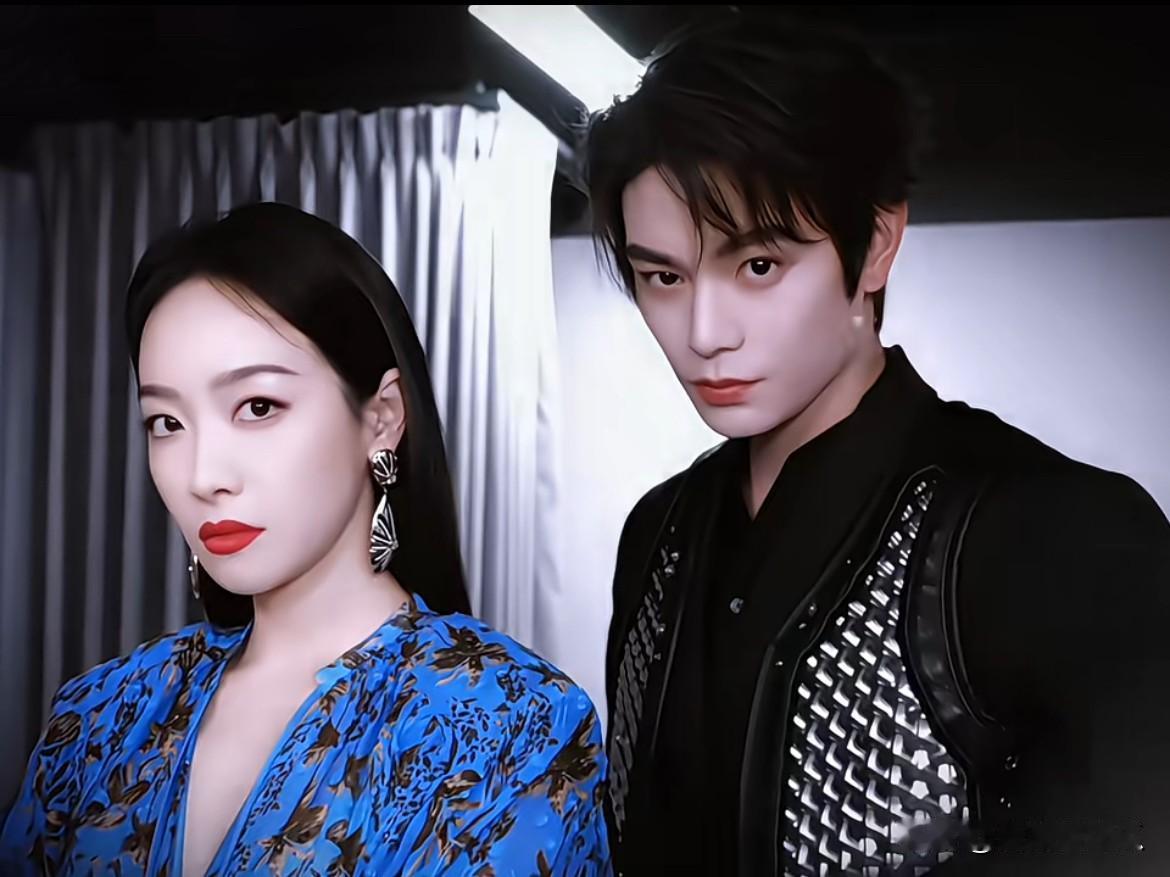 宋茜和丁禹兮
大家发现问题了吗？
太明显了，不是年龄问题，也不是身高问题，而是他