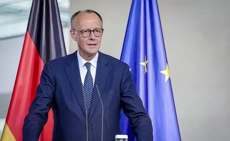 据德国媒体报道，德国总理默茨在接受记者采访时强调，德国当年放弃核能确实是一个失误