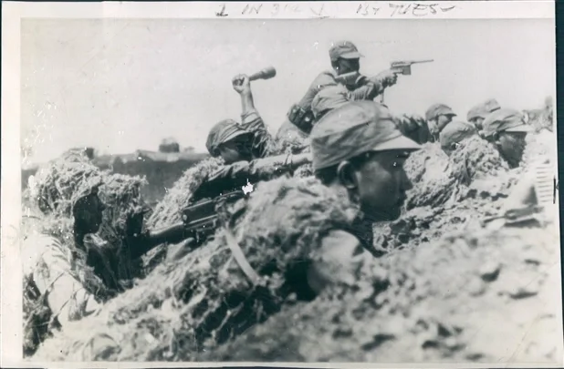 1941年，中国抗日将士在长沙保卫战场上。