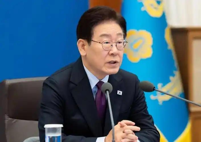 *李在明光复日宣布：所有亲日反民族者，包括后代财产全部追缴！沉寂了16年的亲日财