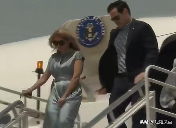 鲁比奥抵达斋浦尔，从下飞机到上车，墨镜都没摘，可能太热了。