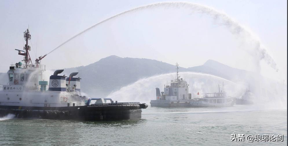 一船浮海，见两国分寸

东海之上，风平浪静，却常有暗潮涌动。

5月26日，钓鱼