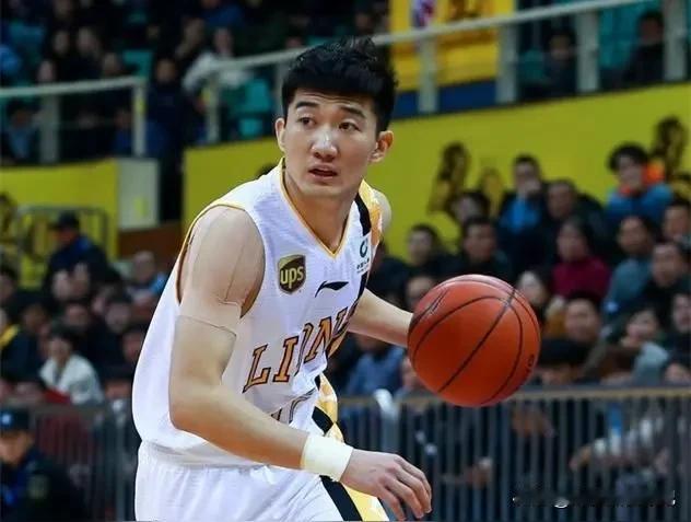 孙铭徽继续低迷！
今天杯赛继续开打，广厦对阵吉林，半场结束广厦暂时47-53落后