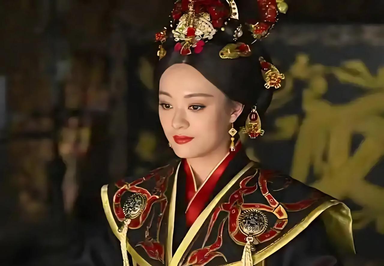 秦国相对于中原国家，其文化是独树一帜的。

中原国家讲究诗书礼乐，文化很发达，而