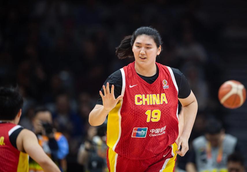 中国女篮或许应该向国际篮联提出申诉！这并不是因为61:90不敌法国队、无缘女篮世