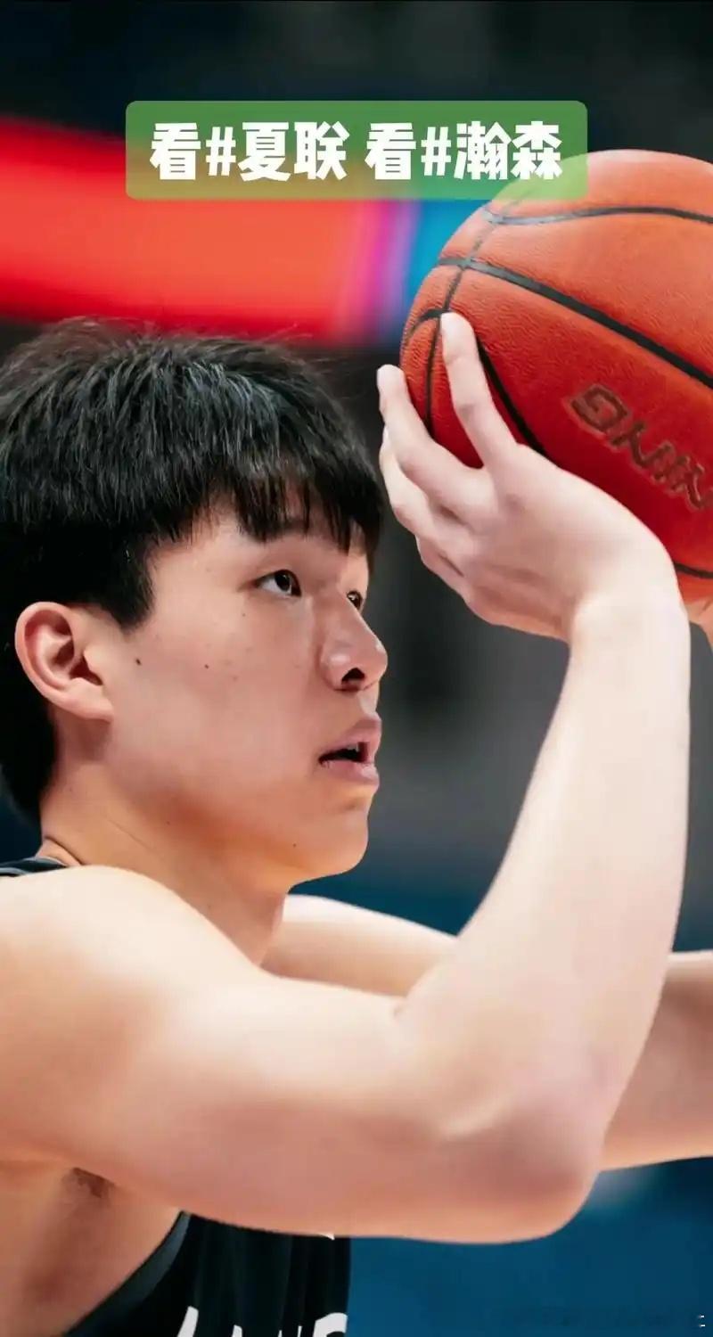 杨瀚森NBA新秀赛季结束  对于杨瀚森而言，这是他职业生涯的全新里程碑。即便出场