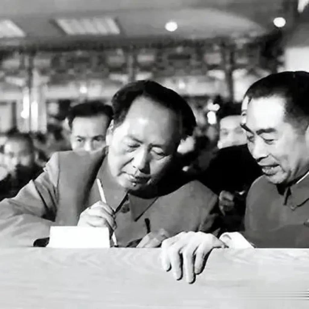 1958年，毛主席下令炮击金门，不小心炸死两个美国顾问，指挥员慌忙上报打死了美国