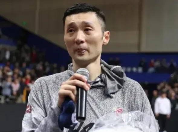 CBA联赛第四役，新疆以95憾负102，失利阴霾笼罩，主帅责任难辞其咎！
刘炜指