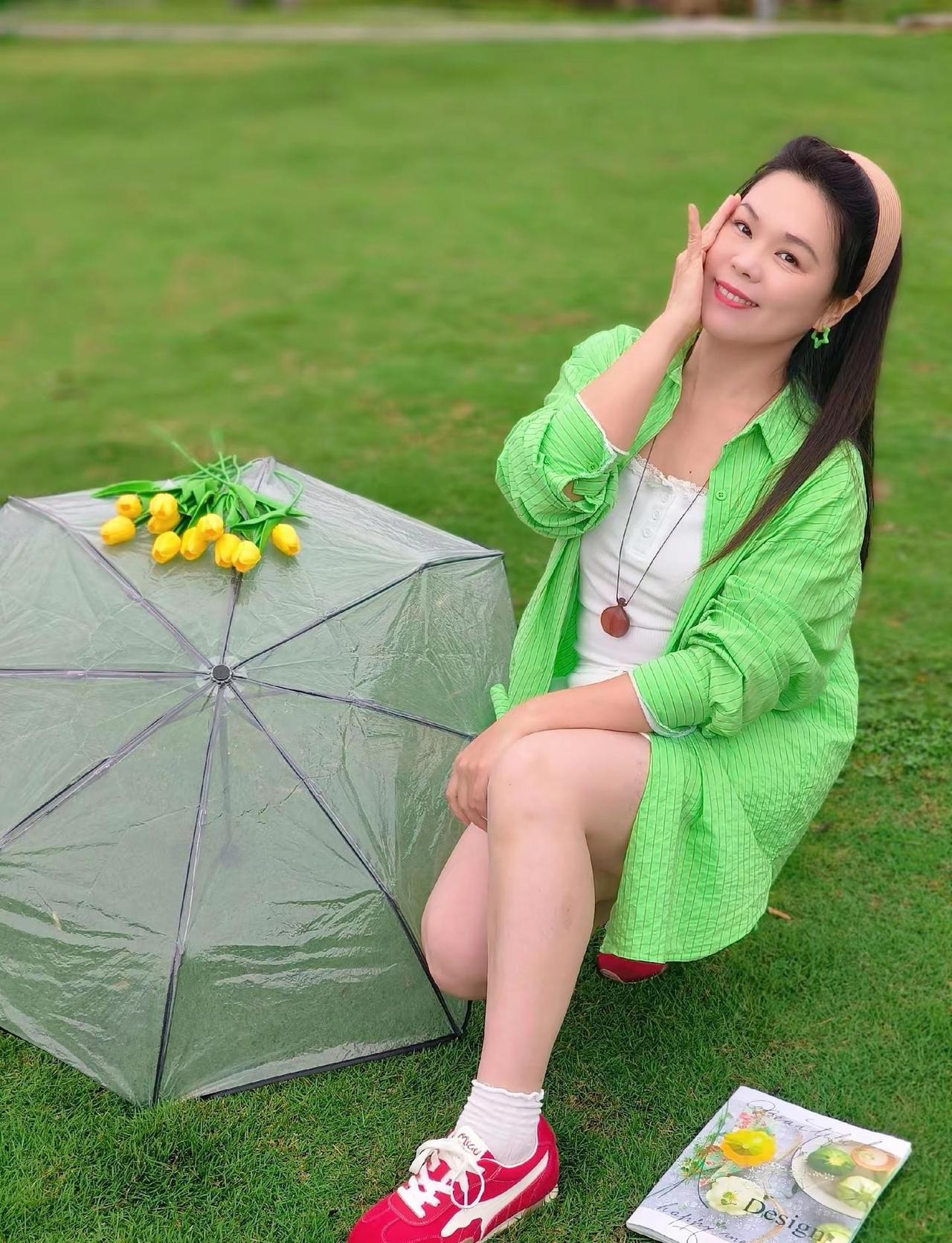 🍃 清新绿真的怎么拍都不腻，和春天的适配度100%💚被这抹青草绿戳中了，😜